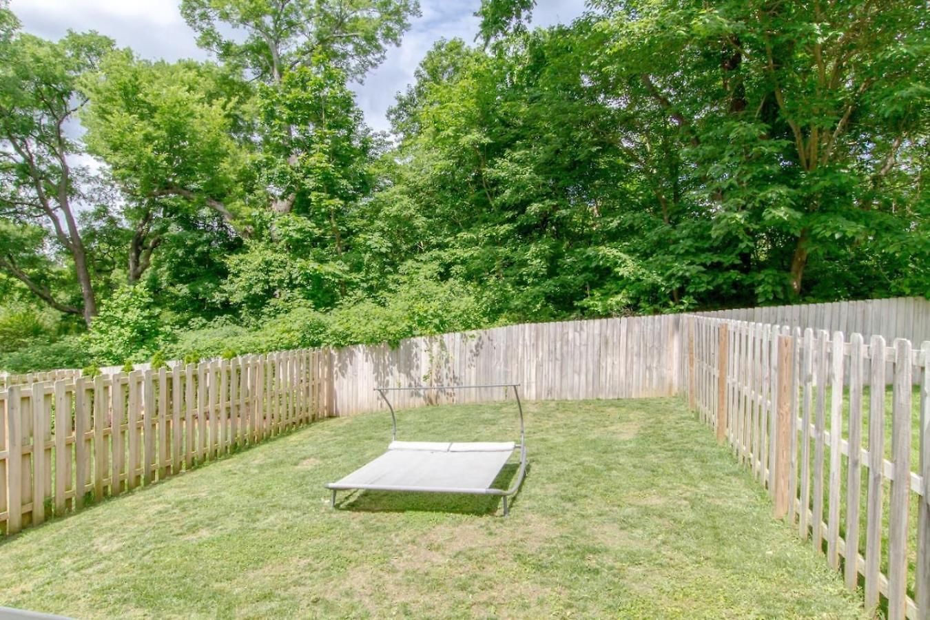 Spacious With 7 Beds 4 Bedrooms And 2.5 Bathrooms Nashville