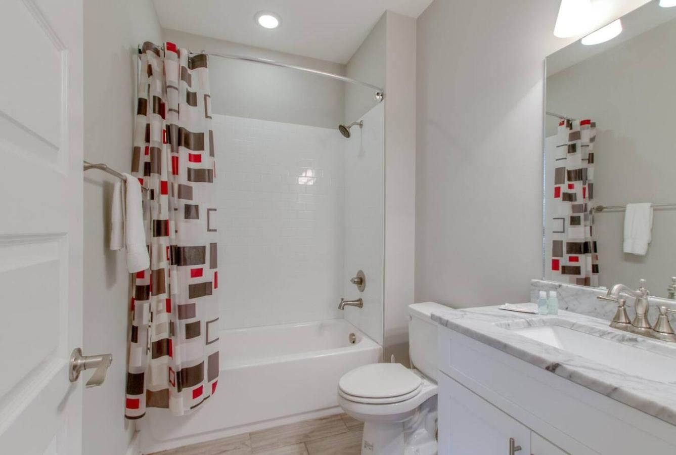 Spacious With 7 Beds 4 Bedrooms And 2.5 Bathrooms * Nashville