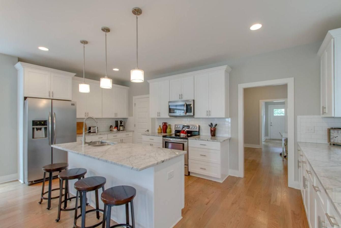 Spacious With 7 Beds 4 Bedrooms And 2.5 Bathrooms * Nashville