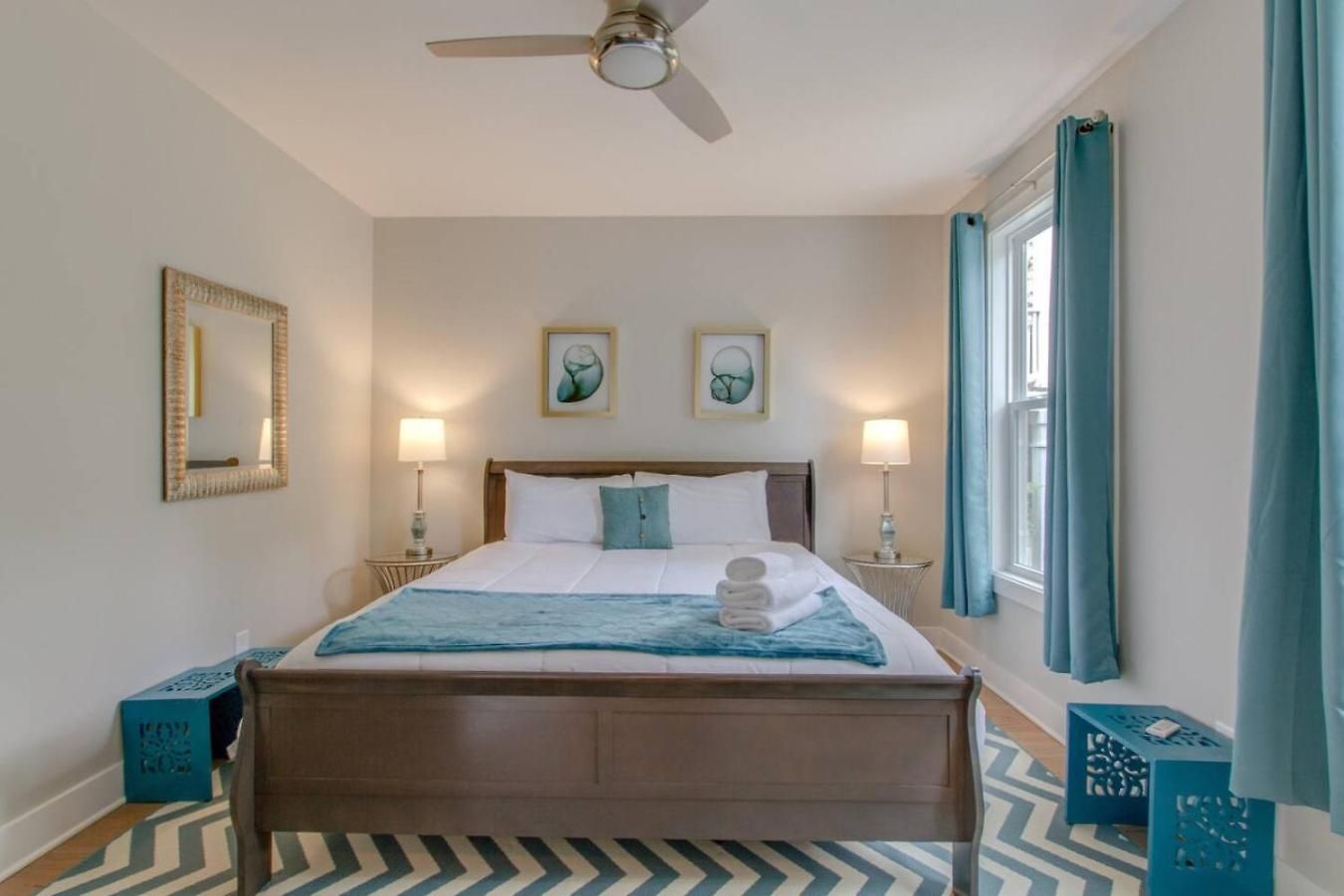 Spacious With 7 Beds 4 Bedrooms And 2.5 Bathrooms