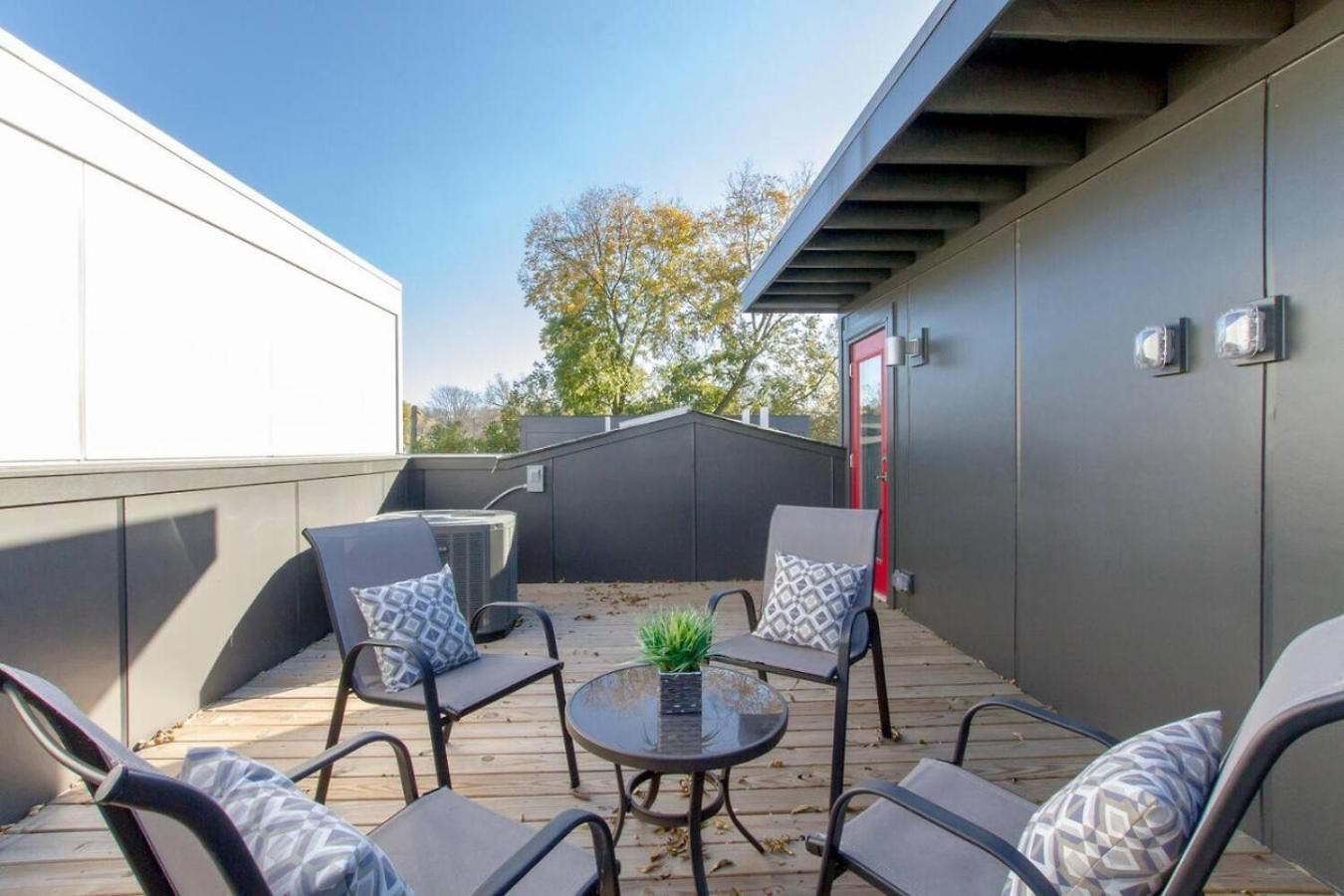 Holiday home Relaxing Urban Escape Minutes To Downtown