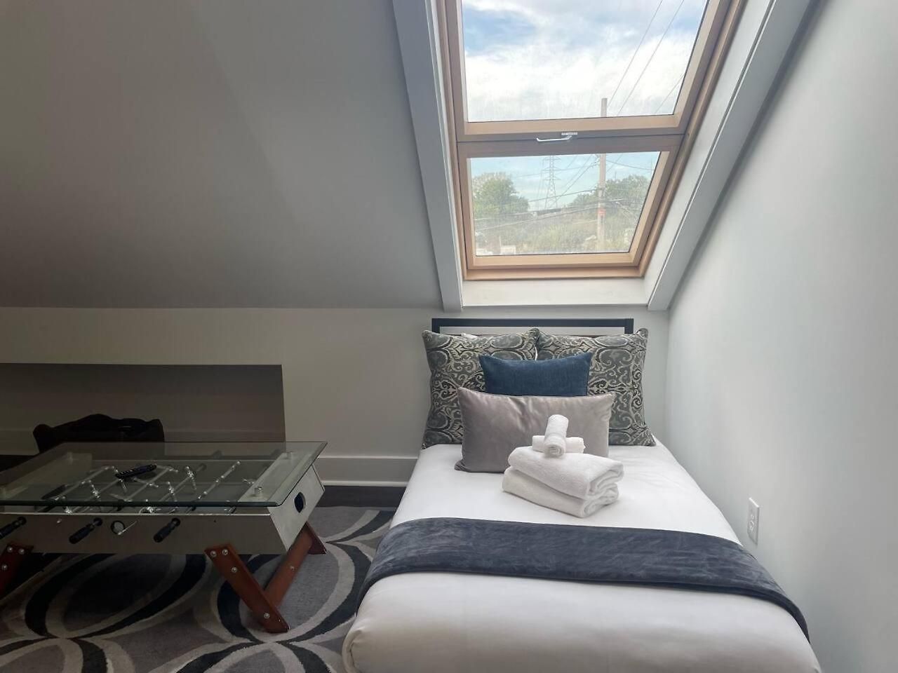 Holiday home Minutes To Broadway Stunning Townhome