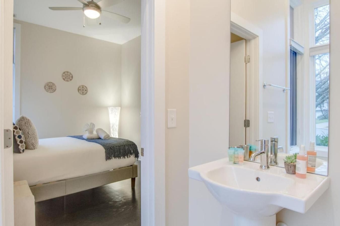 Holiday home Stylish Private Rooftop Perfect Location *
