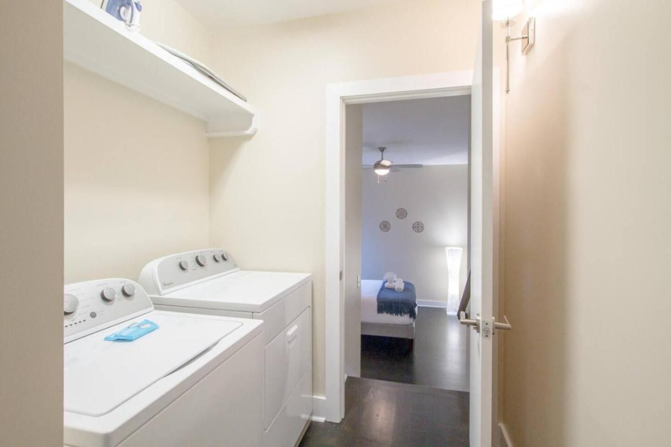 Holiday home Stylish Private Rooftop Perfect Location