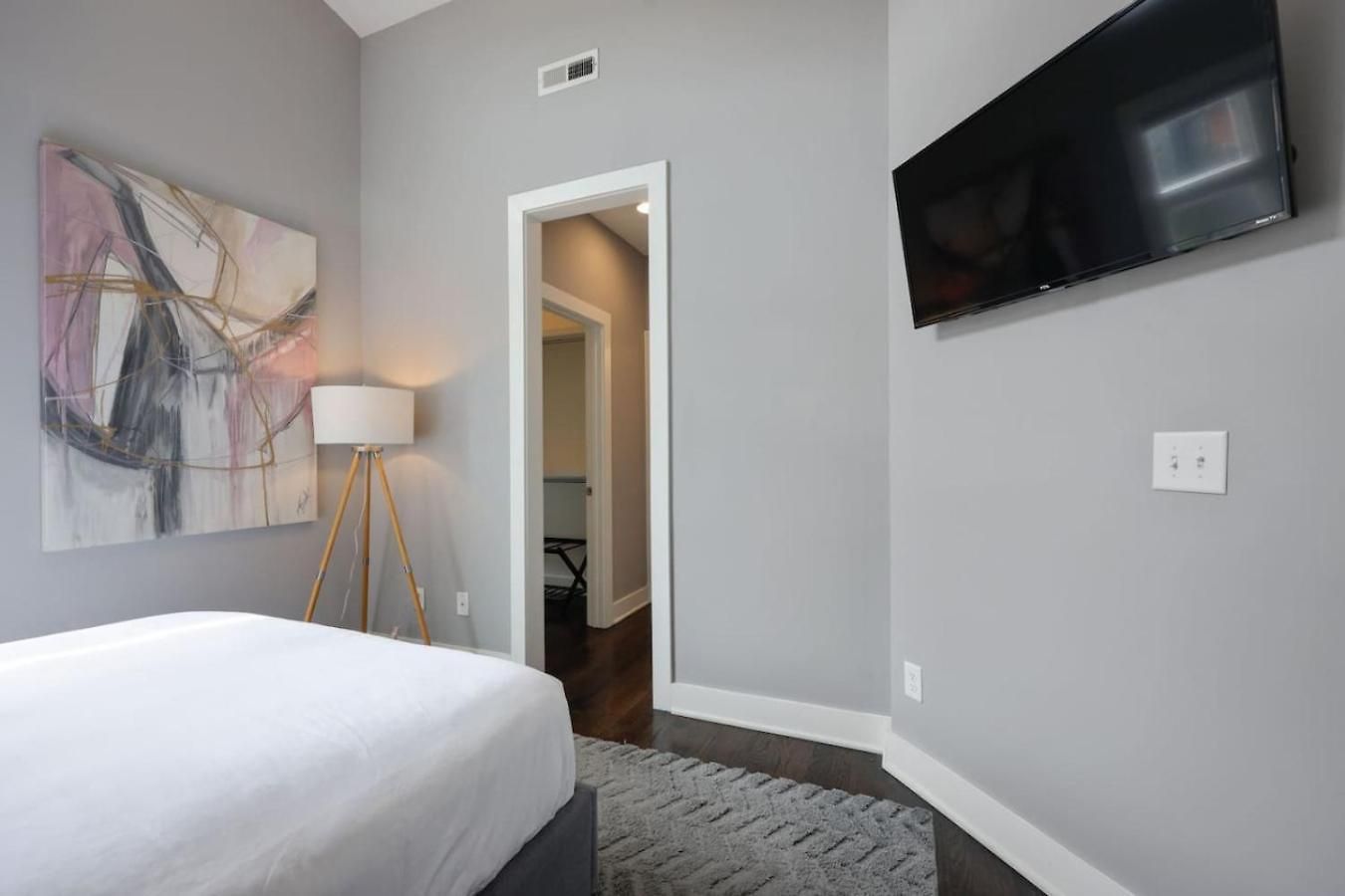 Southside Extraordinaire Walk To Gulch Lux Four Bedroom