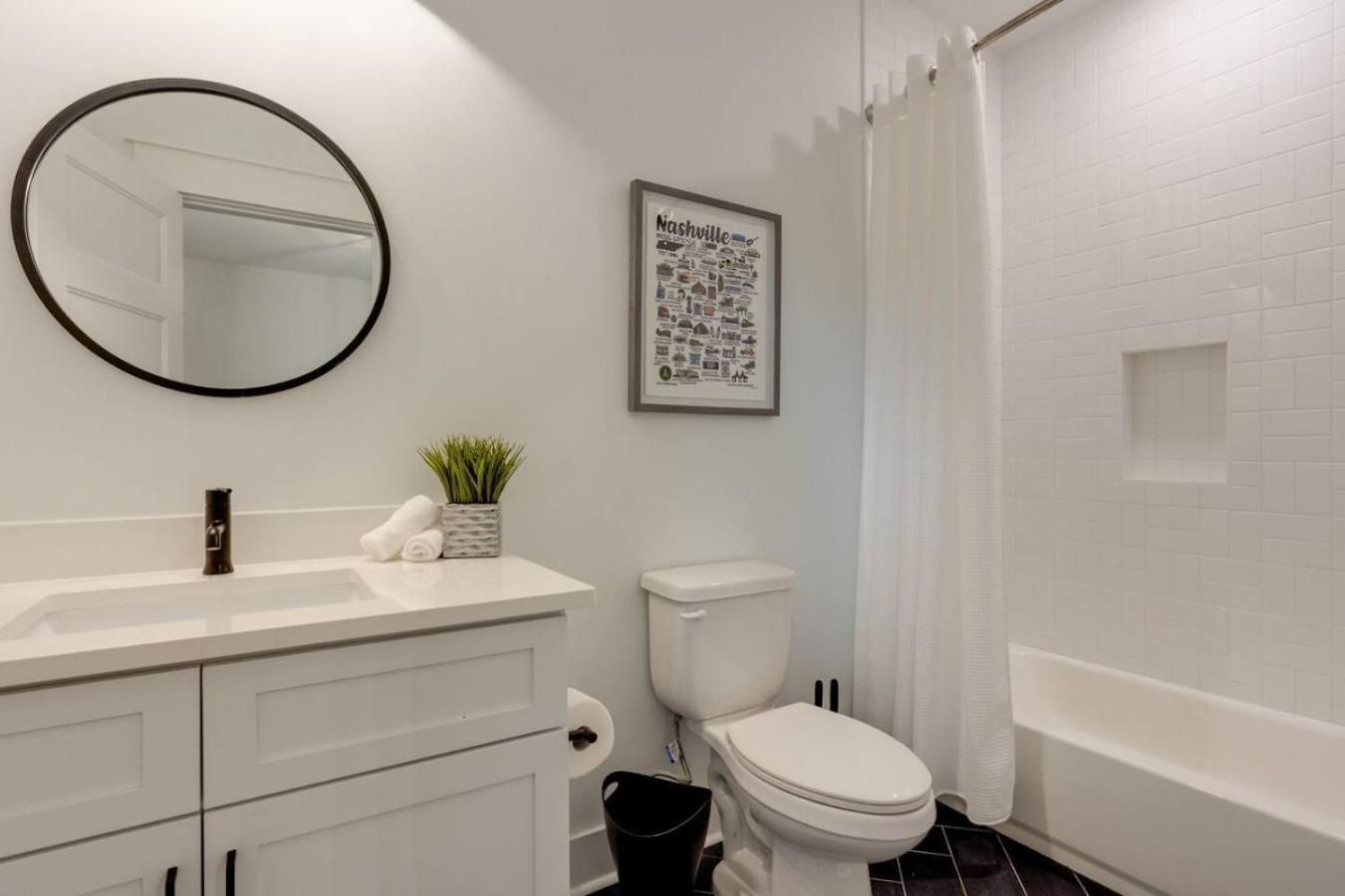 Super Luxury Maximum Space Gorgeous Decor *