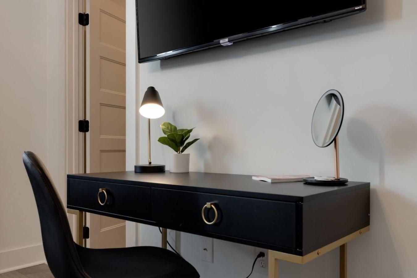 Super Luxury Maximum Space Gorgeous Decor