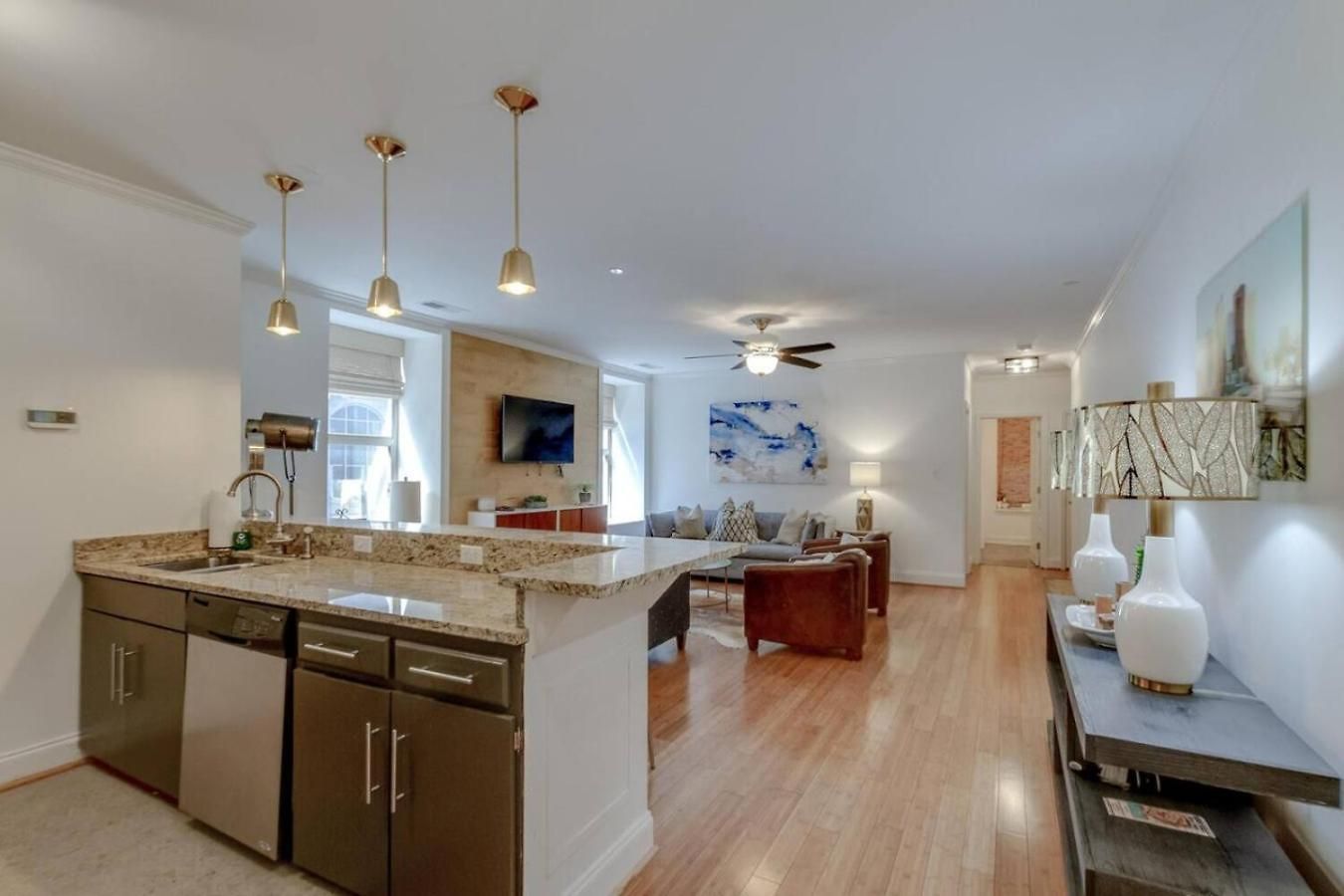 The Downtown Delight Holiday home