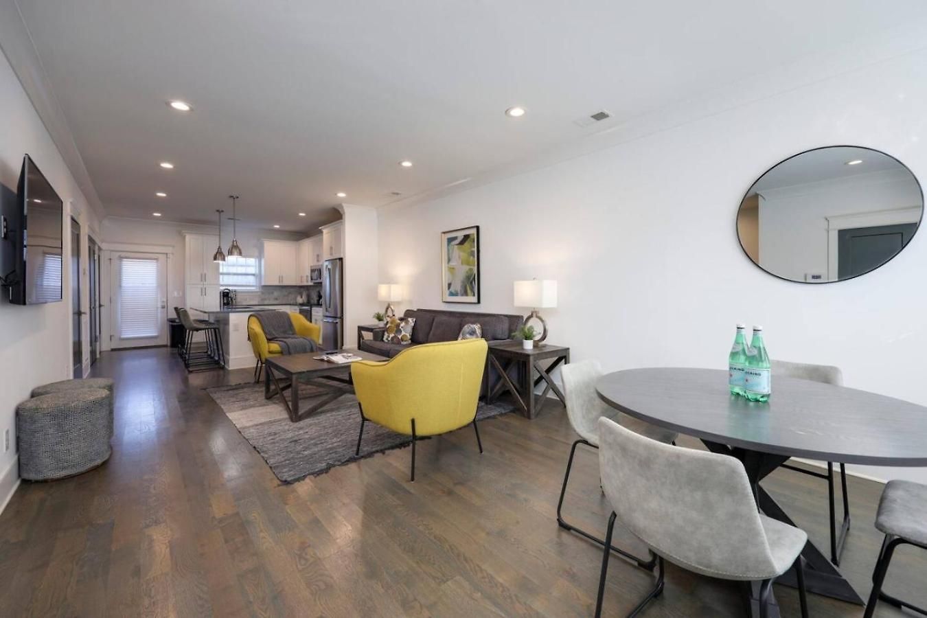 Holiday home West Side Charmer Convenient Location