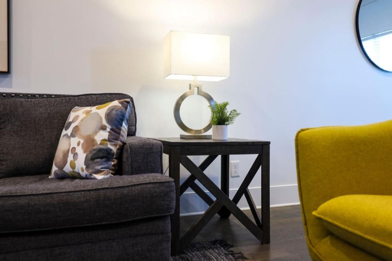 West Side Charmer Convenient Location * Nashville