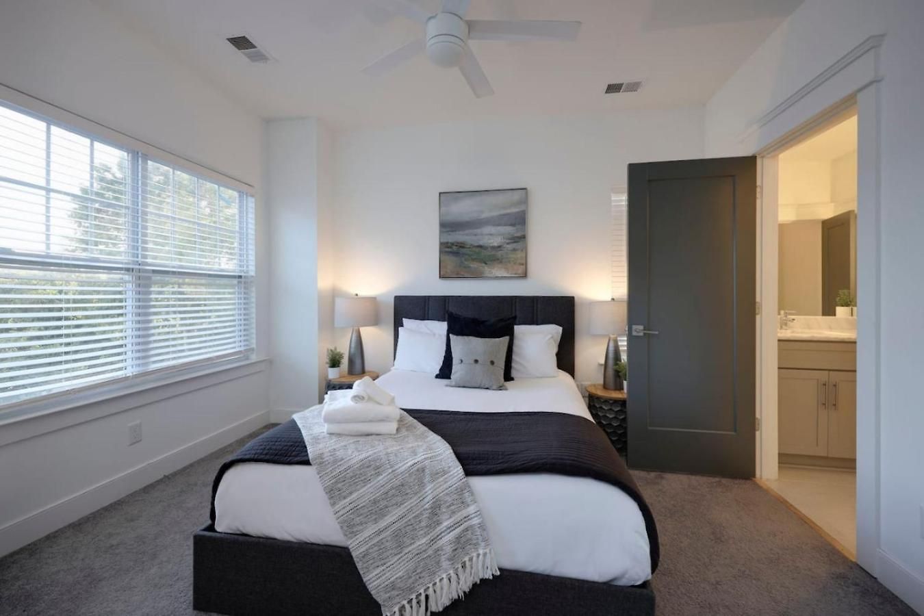 Luxurious Townhome Music Group Retreat Holiday home *