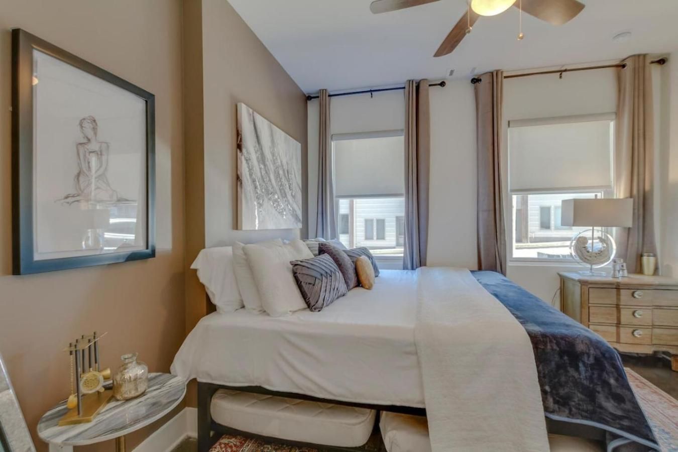 Modern Townhome With Gorgeous Patio Space Nashville