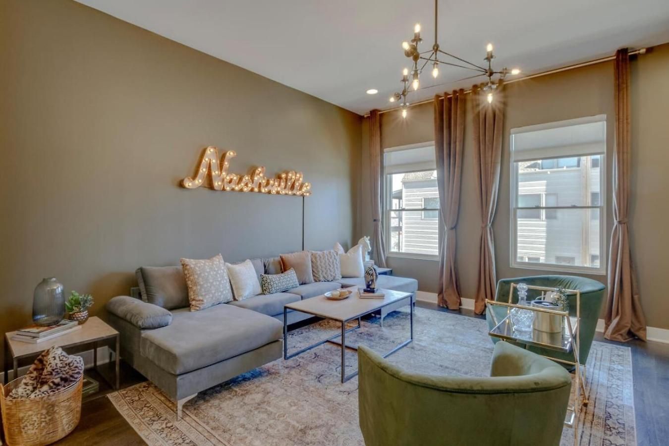 Holiday home Modern Townhome With Gorgeous Patio Space *