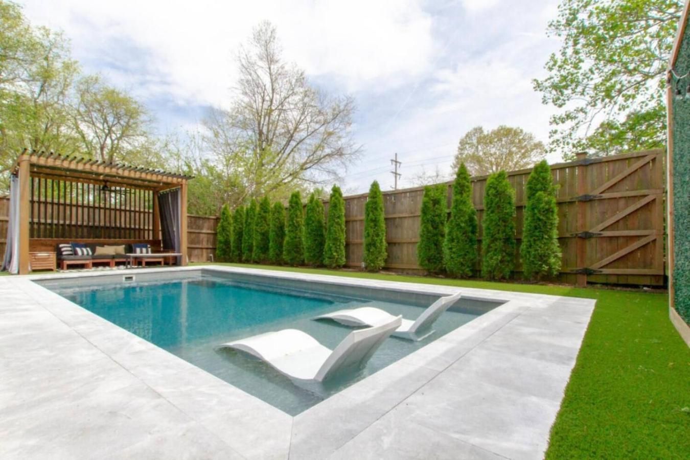 East Retreat Large Pool Outdoor Oasis * Nashville