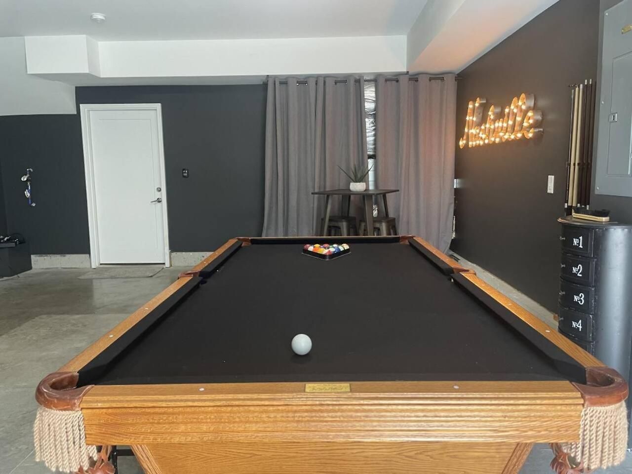 North Hideaway- Game Room- Spacious Holiday home