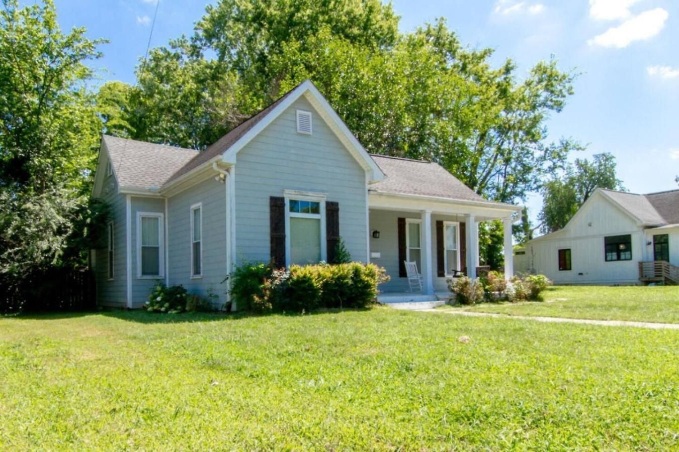 East Nash Enclave Movie Private Yard Nashville