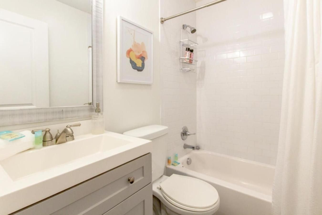 East Nash Enclave Movie Private Yard Holiday home