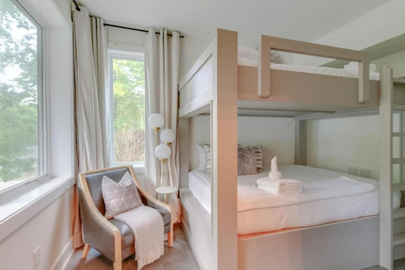 North Hideaway- Game Room- Spacious Holiday home Nashville
