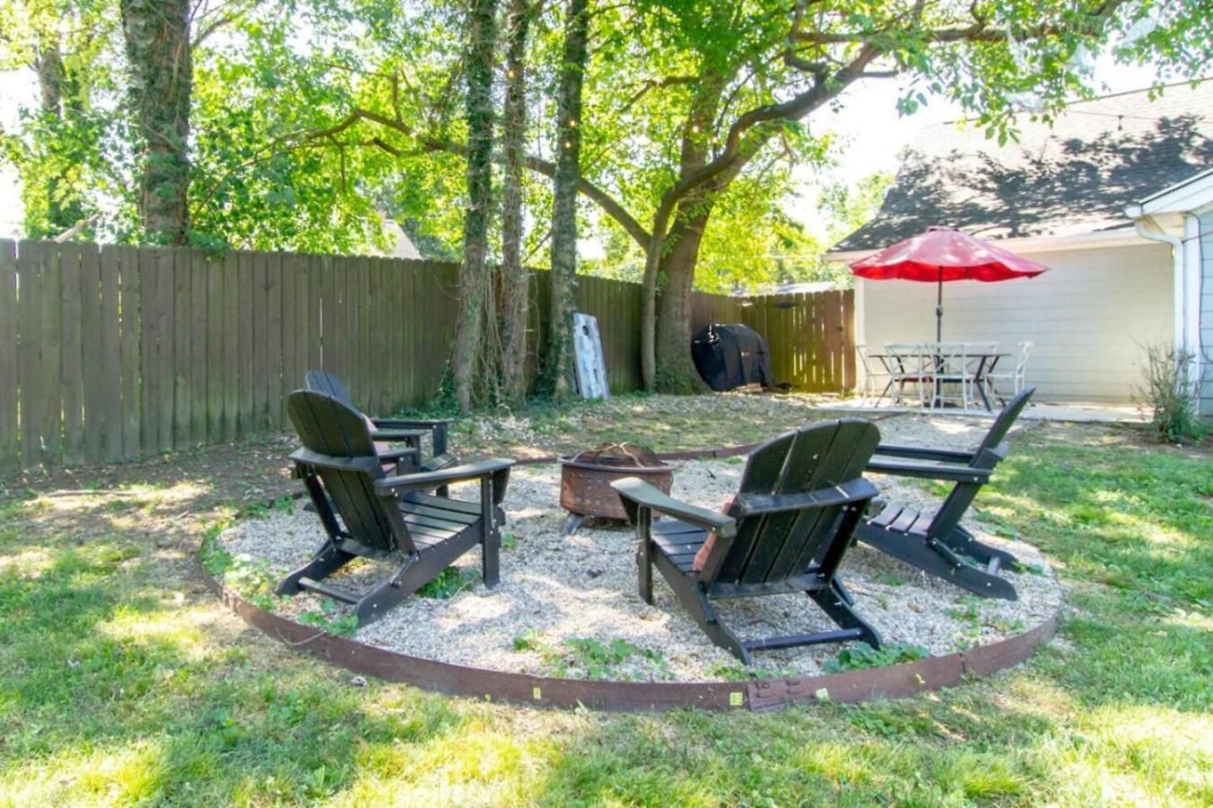 Holiday home East Nash Enclave Movie Private Yard *