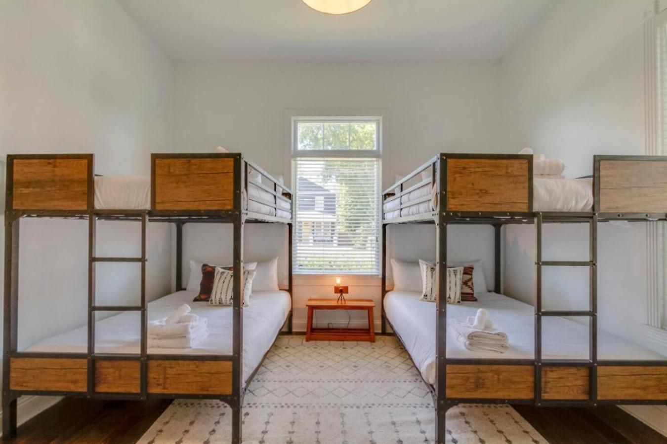Holiday home East Nash Enclave Movie Private Yard Nashville