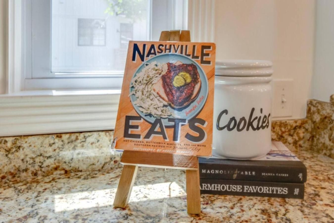 East Nash Enclave Movie Private Yard * Nashville