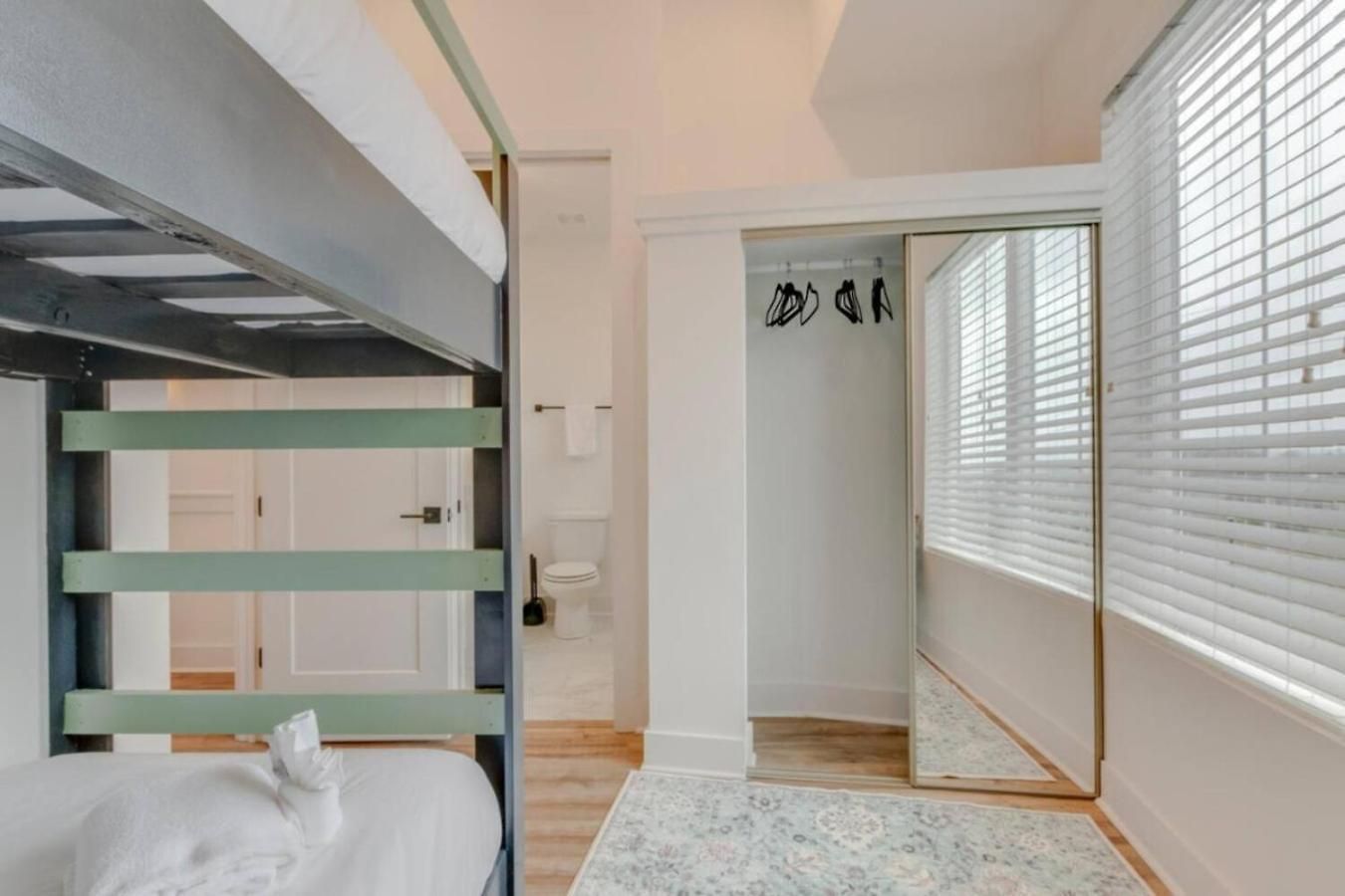 Holiday home Jazz Junction 2 Bedrooms 5 Beds 7 Mins To Broadway Nashville