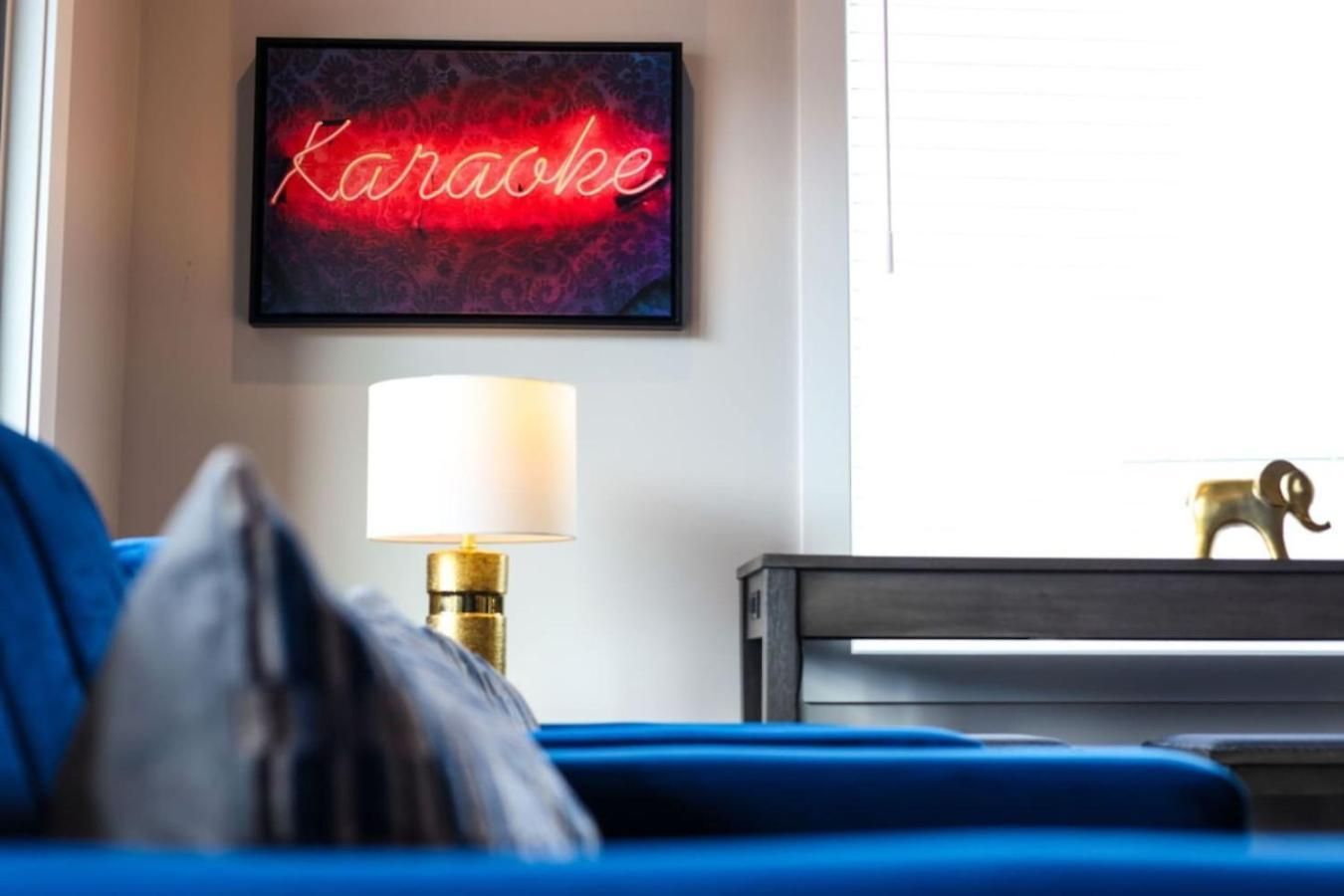 Sapphire Loft 4 Bedroom 4.5 Bath Rooftop Patio *