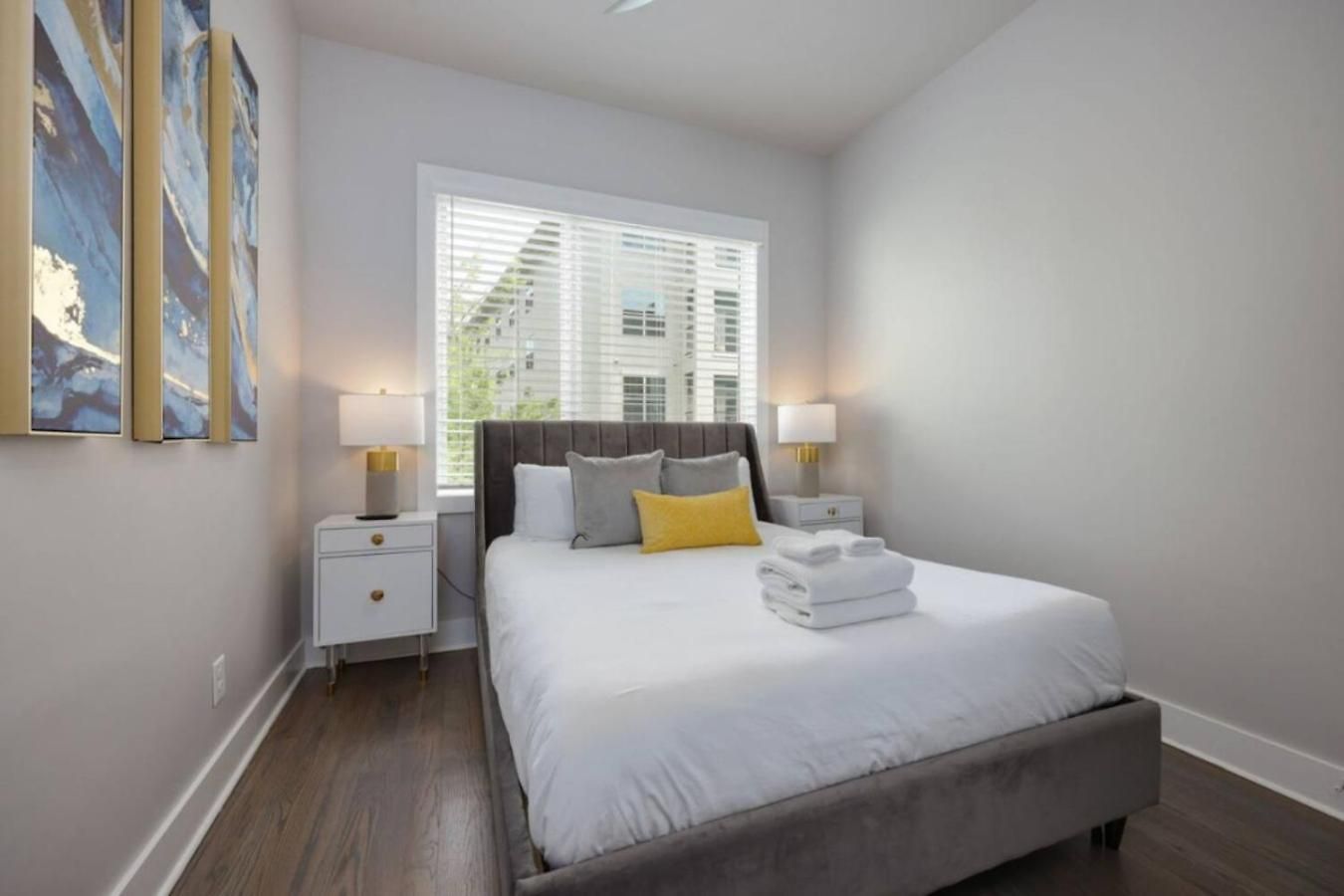 Sapphire Loft 4 Bedroom 4.5 Bath Rooftop Patio Nashville