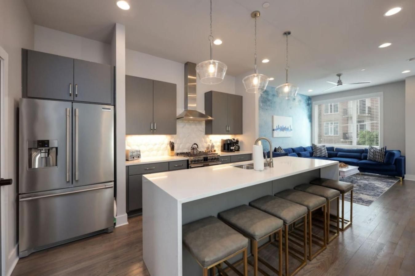 Sapphire Loft 4 Bedroom 4.5 Bath Rooftop Patio *