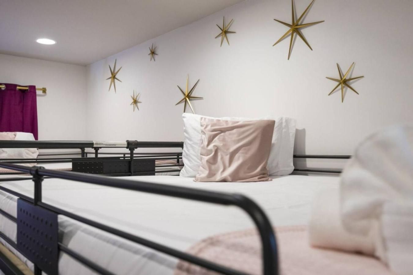 Nashvilla Townhome Gigantic Rooftop Pure Luxury Holiday home *