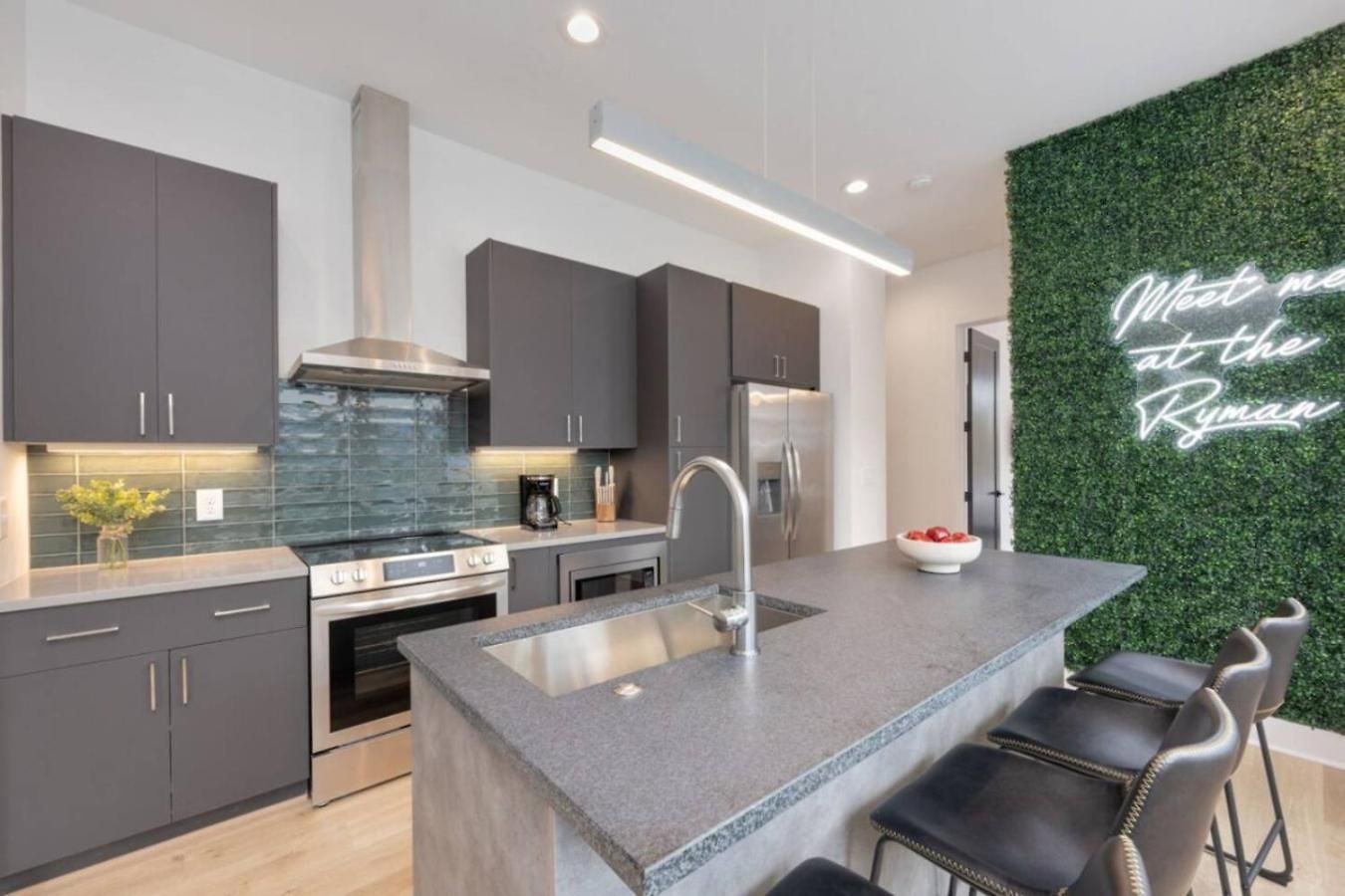 Holiday home The Ryman 4 Bedroom Haven With Scenic Rooftop Nashville
