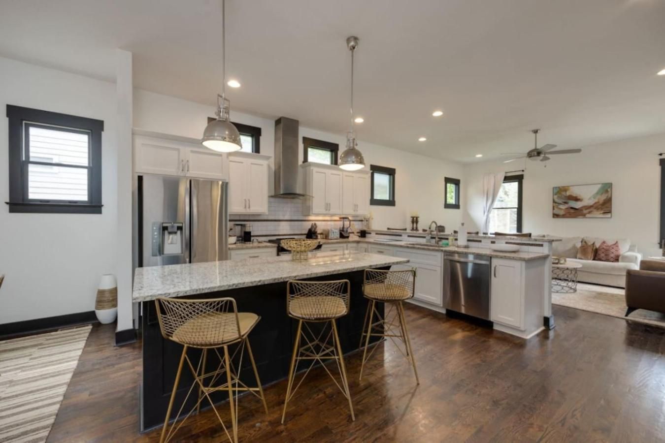 Tranquil East Nash Escape - Pool Table Holiday home Nashville