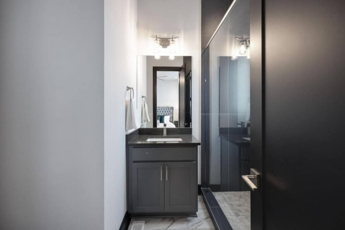 Cerulean Oasis - Rooftop Views - Heart Of The Holiday home Nashville