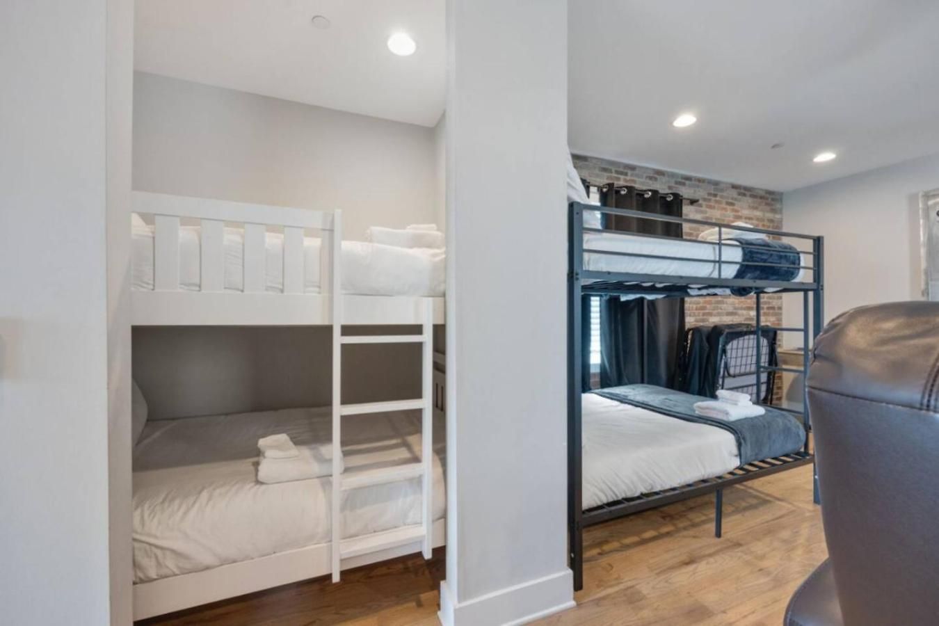 Holiday home Luxe Rooftop Lounge With Views And Games *