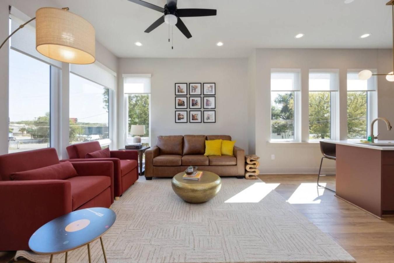 Music Four Bedrooms Four Bathrooms Stunning Rooftop *