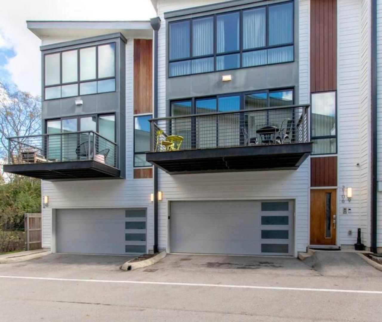 Modern 4 Bedroom 2.5 Bath Gorgeous Getaway
