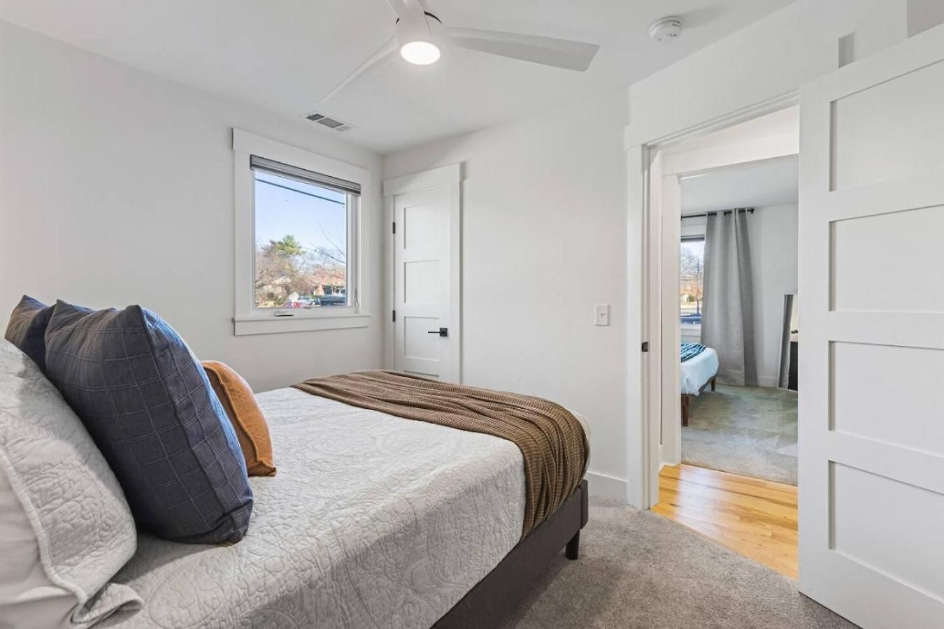 Walk To Restaurants Outdoor Patio With Grill And Fit Pit 1 Mile To Stadium And Downtown