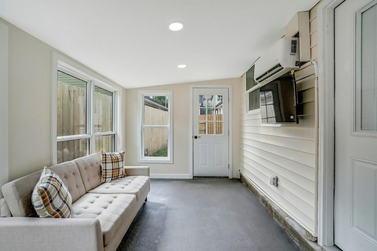 Adorable, Cozy, Private 1bed1bath, Fenced Yard, Sunroom, Deck Holiday home Nashville