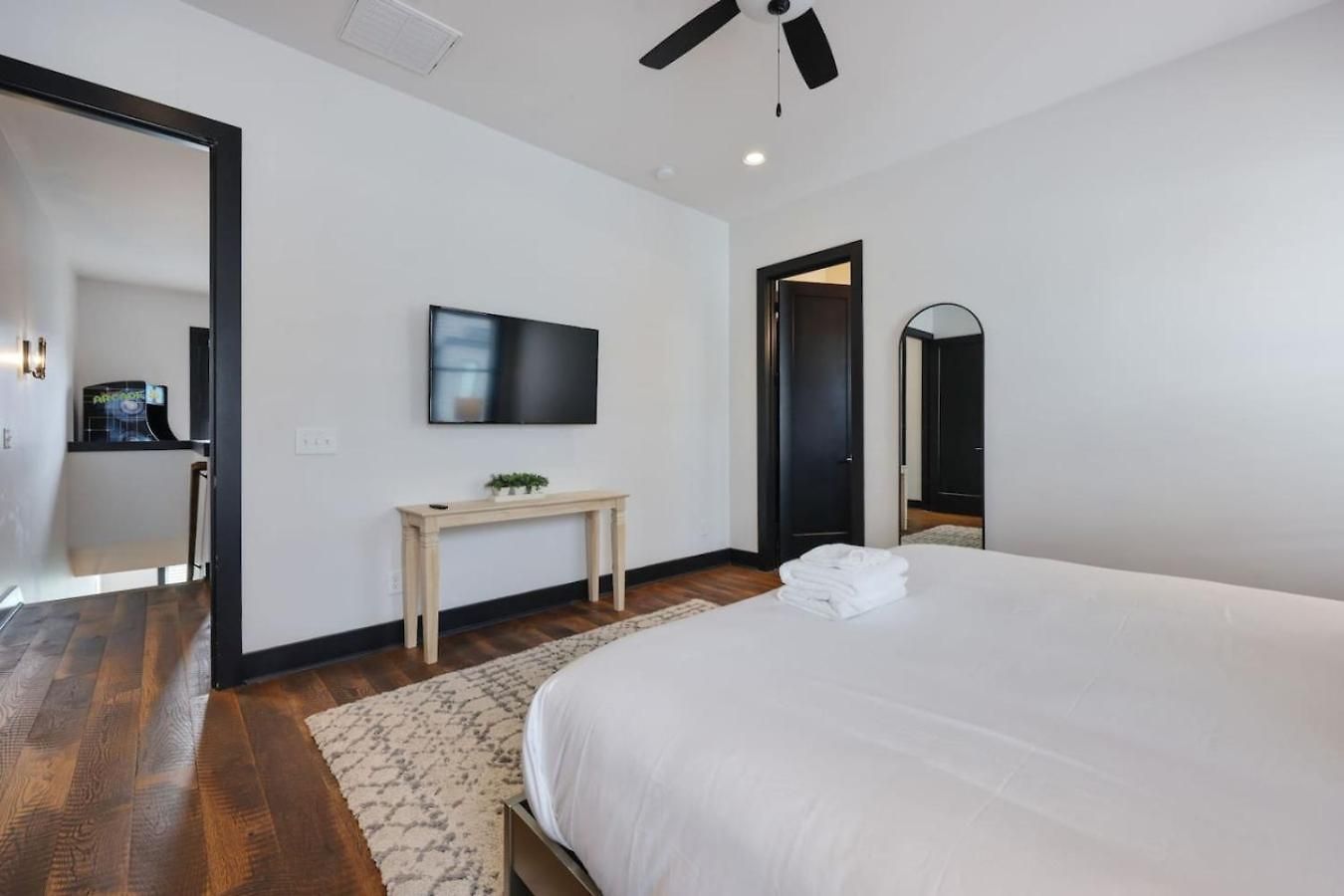 Two Townhomes Blue Dreams And Rustic Elegance Holiday home Nashville
