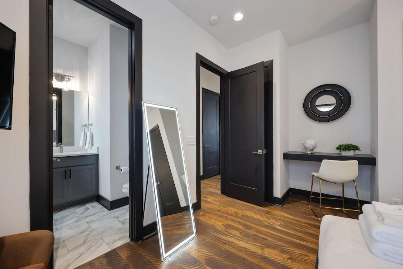 Two Townhomes Blue Dreams And Rustic Elegance * Nashville