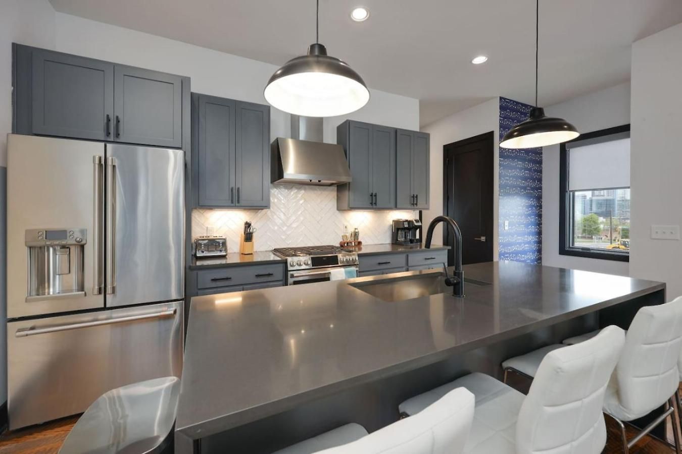 Two Townhomes Blue Dreams And Rustic Elegance Holiday home Nashville