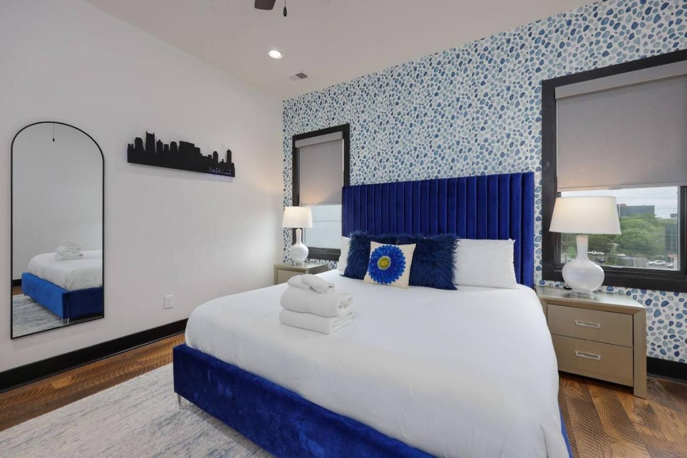 Two Townhomes Blue Dreams And Rustic Elegance * Nashville