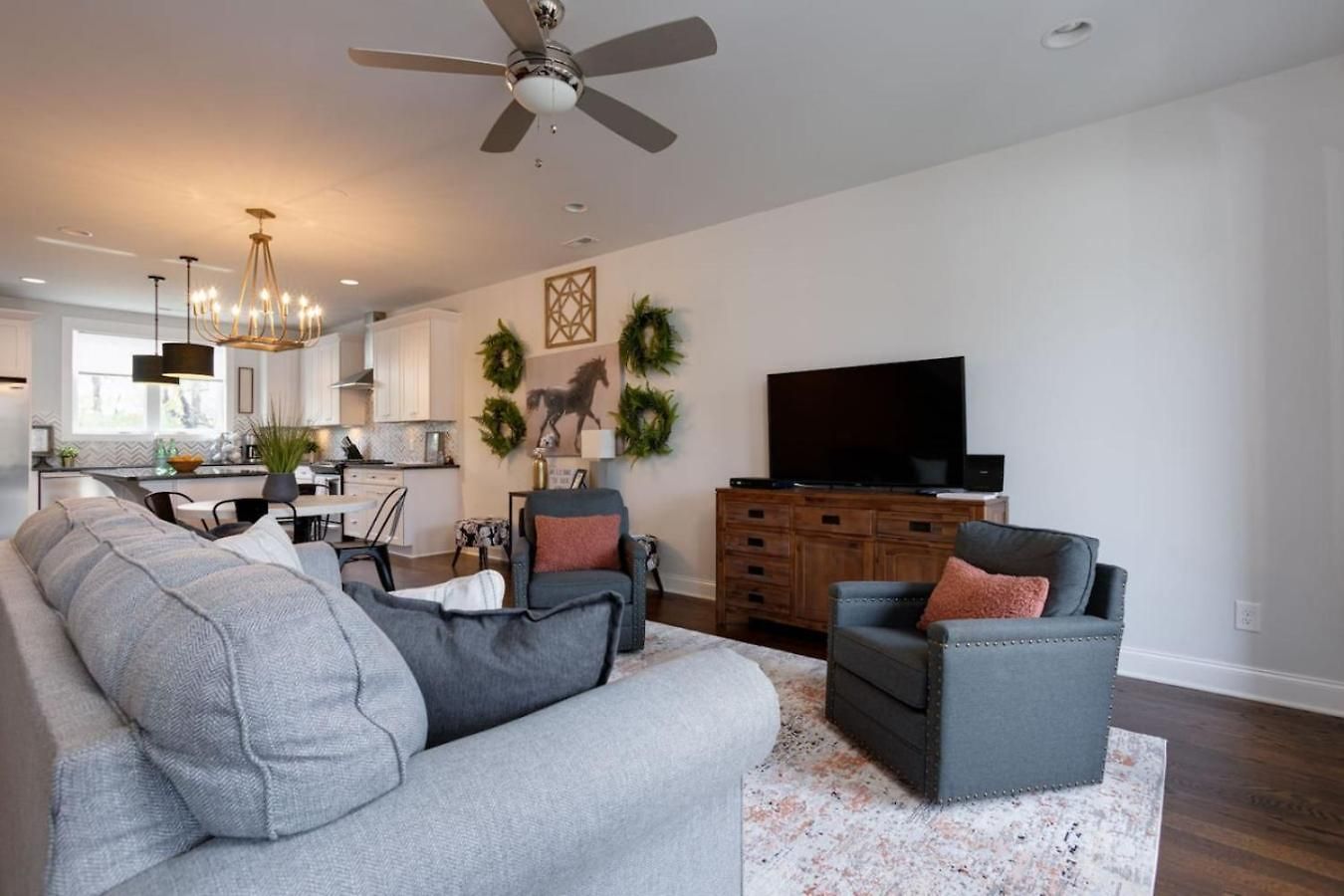 Superstar Ultra Luxury Minutes To Downtown