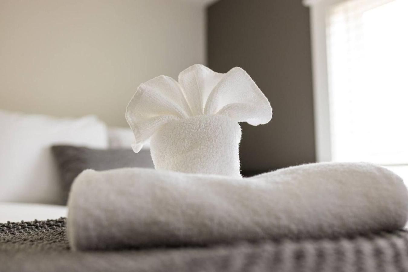 Holiday home Premier Townhome East Minutes Downtown *