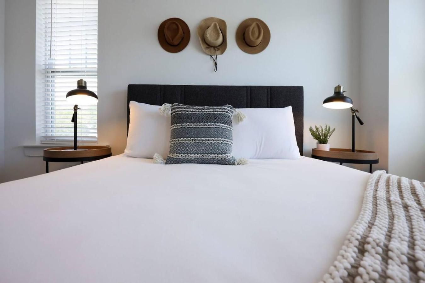 Two Elegant Townhomes Perfect For Large Groups