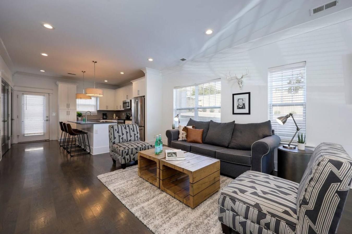 Two Elegant Townhomes Perfect For Large Groups