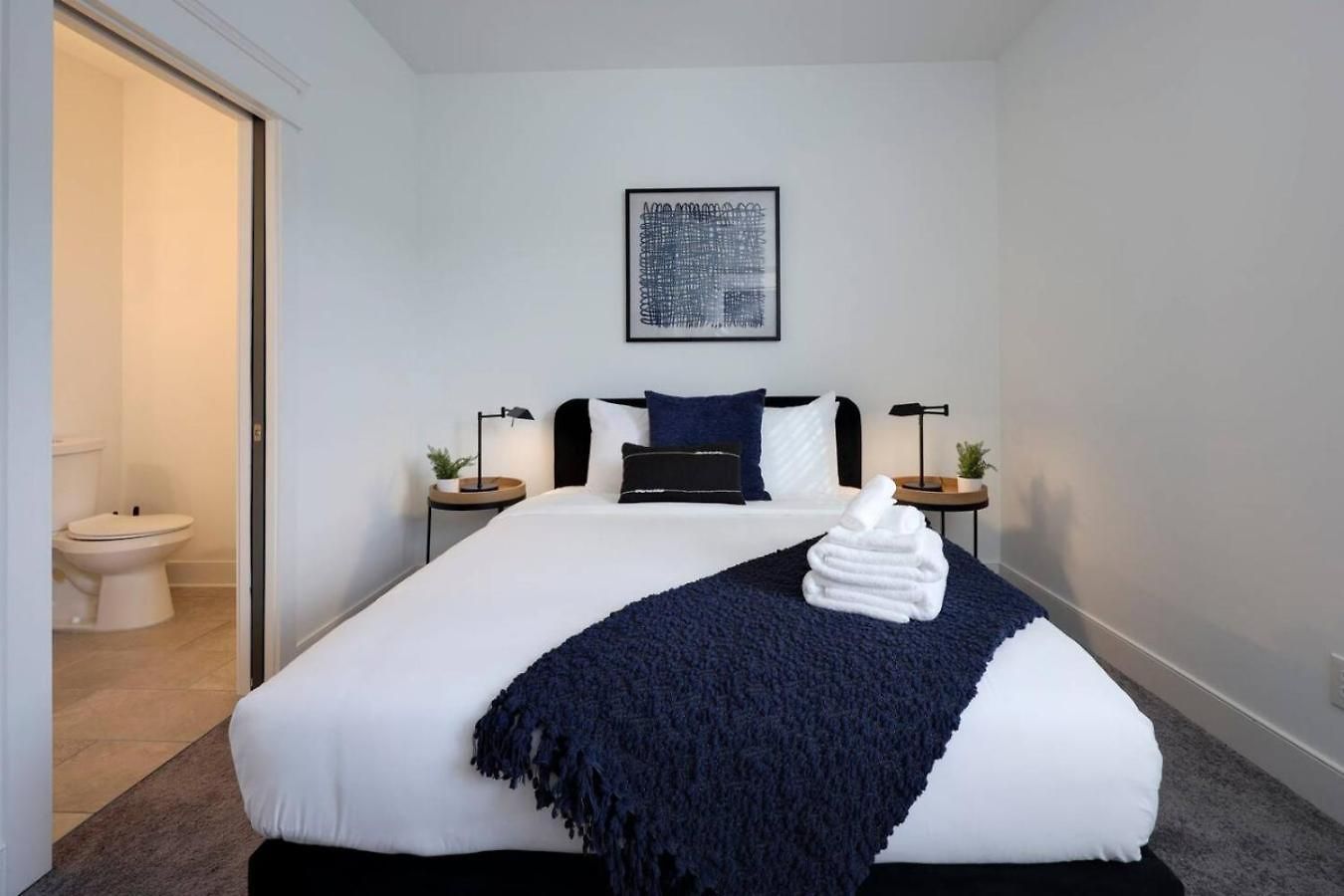 Two Gorgeous Homes Twenty Guests Amazing Location Holiday home *