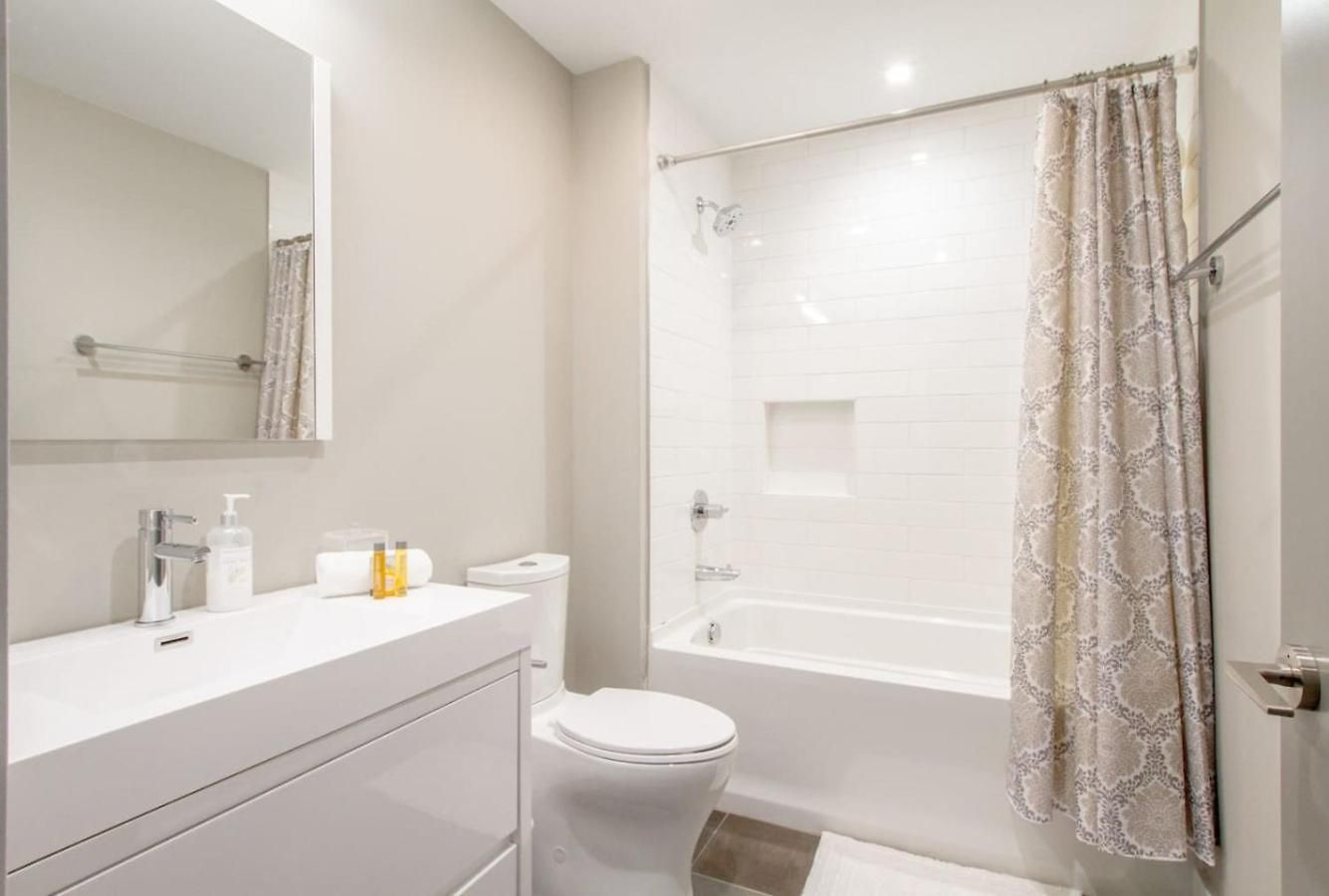 Holiday home Ultra Luxury Minutes To Broadway Comfy Beds