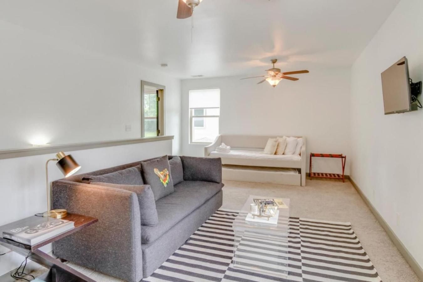 Dreamer - Mins To Downtown - 3br 2.5bath Holiday home *