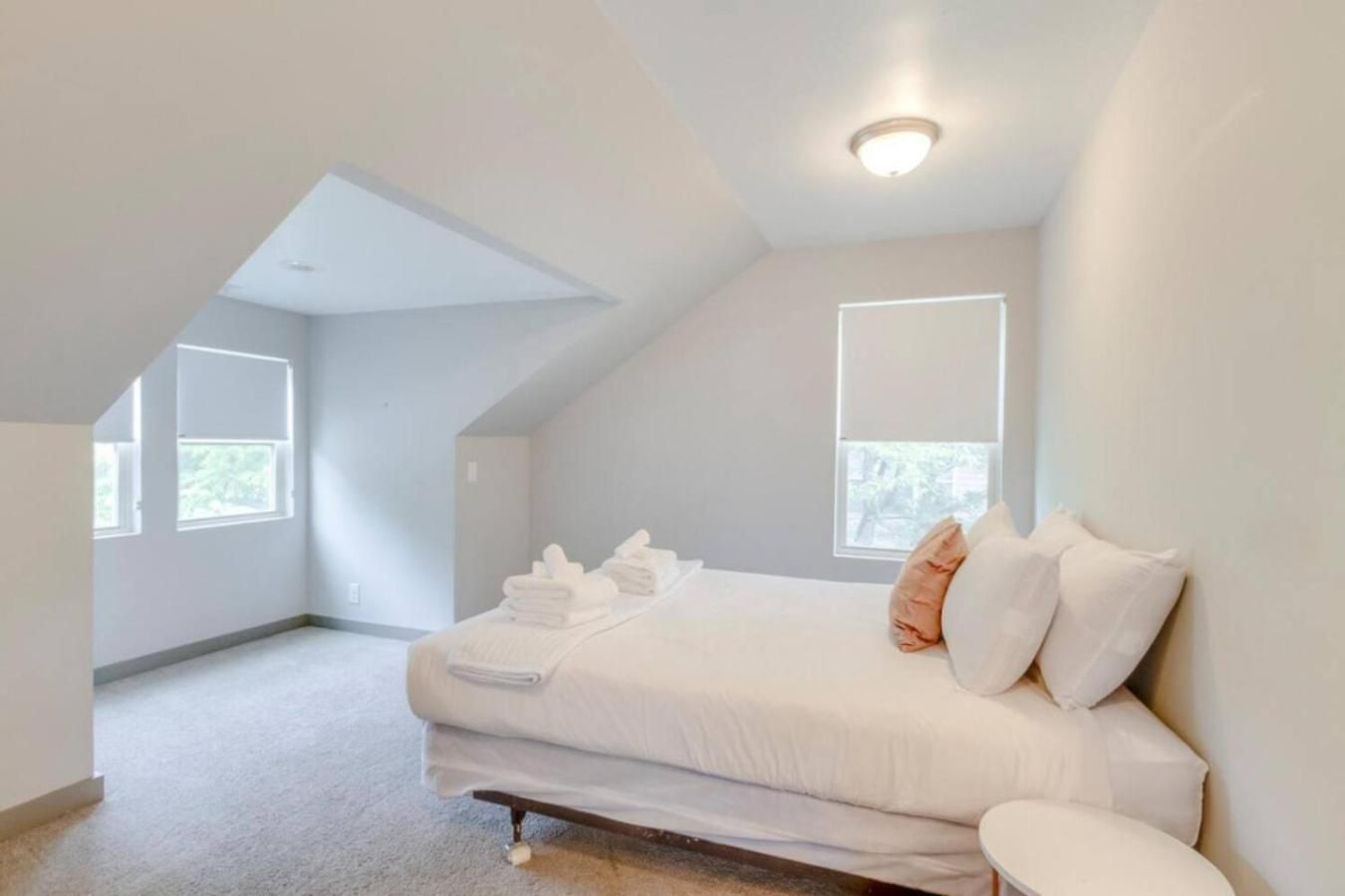 Dreamer - Mins To Downtown - 3br 2.5bath